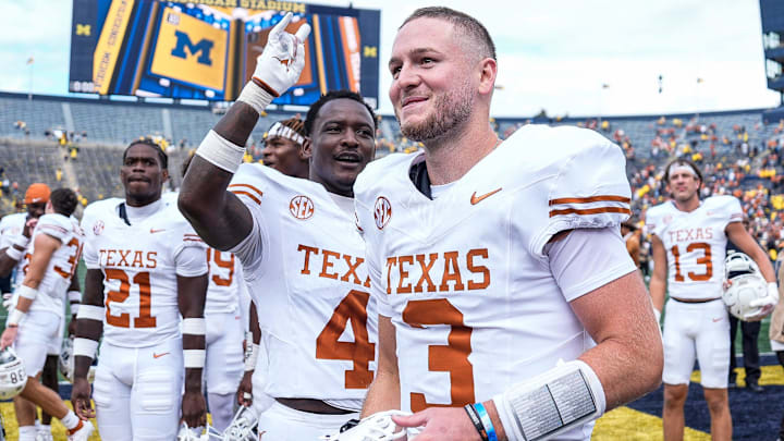 Texas quarterback Quinn Ewers (3)