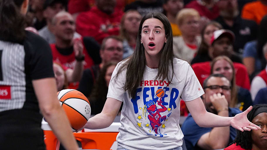 Fever coach Stephanie White provided an update on Caitlin Clark's injury ahead of Sunday's matchup against the Connecticut Sun. | Grace Hollars/IndyStar / USA TODAY NETWORK via Imagn Images