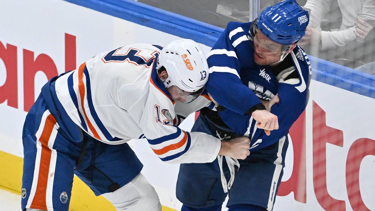 Toronto Maple Leafs Cruise Past Oilers + Ilya Samsonov Avoids Serious Injury - Vimarsana News