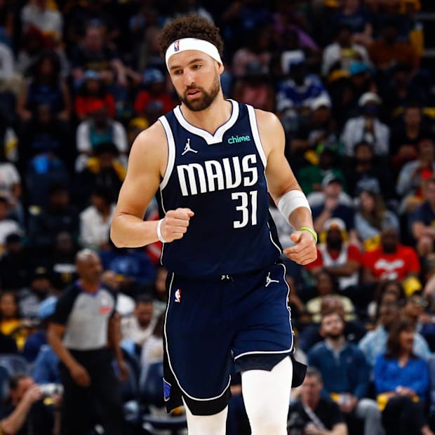 Dallas Mavericks Klay Thompson goalkeeper