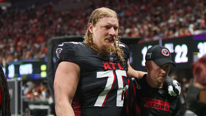 Atlanta Falcons starting right tackle Kaleb McGary was injured at practice on Wednesday.