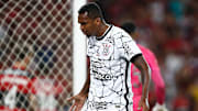Jô é um dos jogadores | Flamengo v Corinthians - Brasileirao 2021