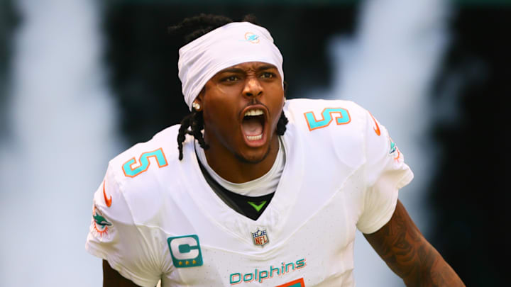 Sep 8, 2024; Miami Gardens, Florida, USA; Miami Dolphins cornerback Jalen Ramsey (5) runs onto the field before the game against the Jacksonville Jaguars at Hard Rock Stadium. Mandatory Credit: Sam Navarro-Imagn Images Sep 8, 2024; Miami Gardens, Florida, USA; Miami Dolphins cornerback Jalen Ramsey (5) runs onto the field before the game against the Jacksonville Jaguars at Hard Rock Stadium. Mandatory Credit: Sam Navarro-Imagn Images