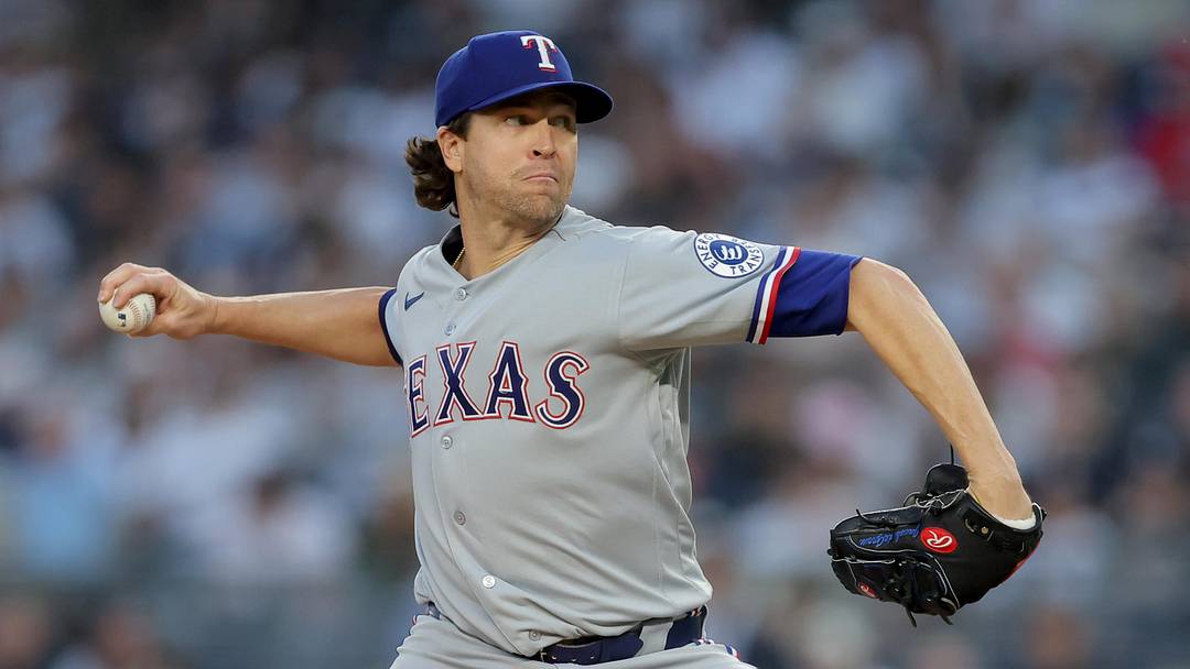 May 5, 2026; Bronx, New York, USA; Texas Rangers starting pitcher Jacob deGrom (48) pitches against the New York Yankees during the first inning at Yankee Stadiu