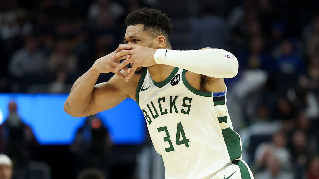 Milwaukee Bucks v Golden State Warriors