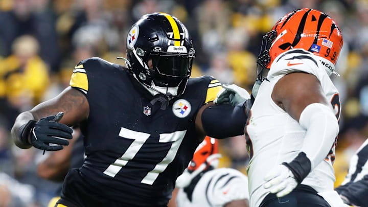 Broderick Jones Already Struggling at Pittsburgh Steelers Camp