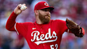 Cincinnati Reds pitcher Zack Littell (52) delivers a pitch in the first inning between Cincinnati Reds and Chicago Cubs at Great American Ball Park in Cincinnati on Sept. 20, 2025.