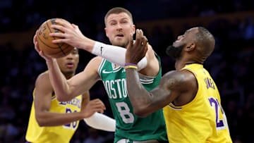 Kristaps Porzingis está siendo vinculado para aterrizar en Los Angeles Lakers durante la próxima temporada baja