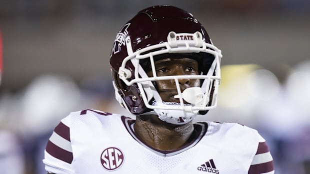  Mississippi State Bulldogs running back Simeon Price (22) against the Arizona Wildcats at Arizona Stadium. 