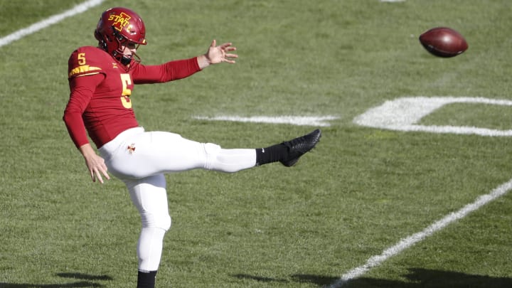 Iowa State Cyclones and West Virginia Mountaineers prediction, odds, spread, over/under and betting trends for college football Week 9 game. 