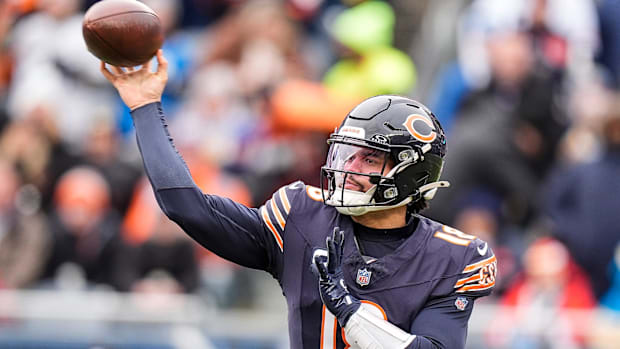 Chicago Bears quarterback Caleb Williams (18) makes a pass against Detroit Lions