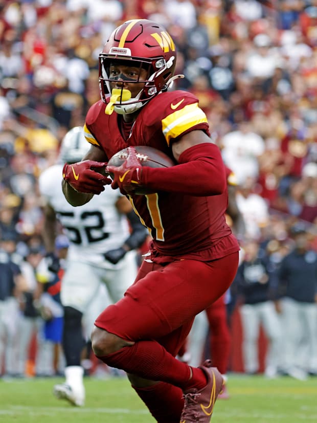 Washington Commanders wide receiver Terry McLaurin (17).