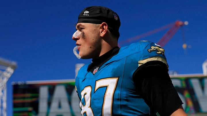 Jacksonville Jaguars tight end Nate Boerkircher (87) walks off the field after the game of an NFL football matchup at EverBank Stadium on Sunday, Sept. 27, 2026, in Jacksonville, Fla. The Jaguars defeated the Patriots 35-6. [Corey Perrine/Florida Times-Union]