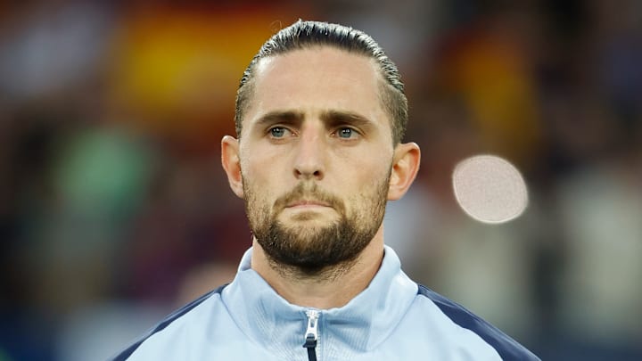 Adrien Rabiot risque de quitter l'OM après une bagarre avec Jonathan Rowe. Adrien Rabiot risque de quitter l'OM après une bagarre avec Jonathan Rowe.
