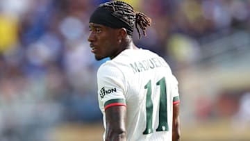 Arsenal formaliza proposta para contratar Madueke, do Chelsea