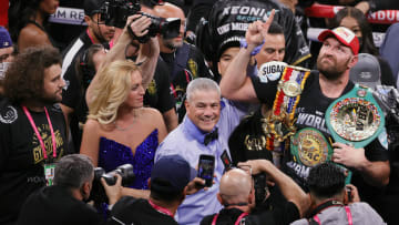 Tyson Fury cumplió con su defensa del título del CMB