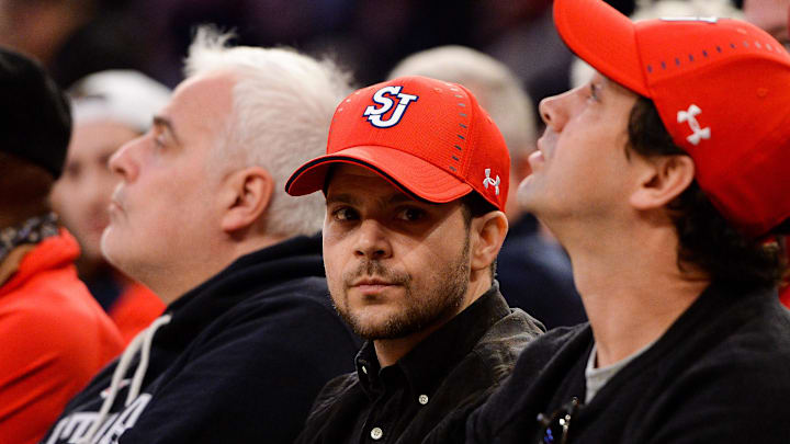 jan 27, 2019; new york, ny, usa; jerry ferrara watches the game between the st. john's red storm and the georgetown hoyas during the second half at madison square garden. mandatory credit: dennis schneidler-usa today sports