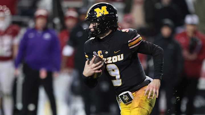 Missouri Tigers quarterback Beau Pribula (9)
