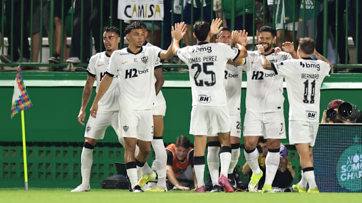 Atlético-MG aplicou uma das maiores goleadas do campeonato ao fazer 4 a 0 na Chapecoense em Santa Catarina Atlético-MG aplicou uma das maiores goleadas do campeonato ao fazer 4 a 0 na Chapecoense em Santa Catarina