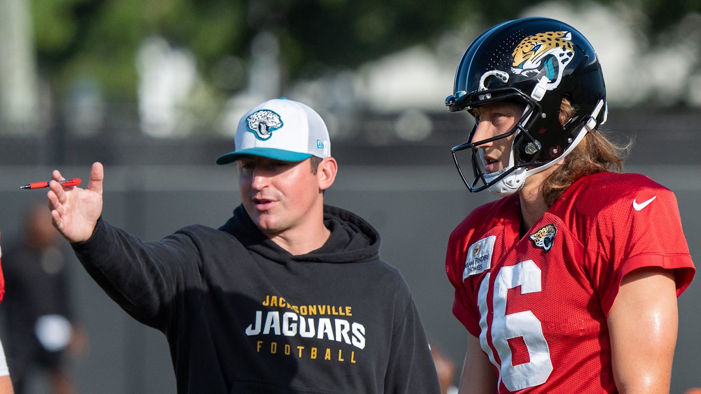 Jaguars and Chiefs Tie 14-14 in NFL Clash Featuring Trevor Lawrence TD Run