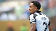 Vitinho foi convocado para a vaga de Vanderson