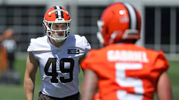 Cleveland Browns linebacker Carson Schwesinger (49) practices during Day 2 of rookie minicamp May 10, 2025, in Berea, Ohio.