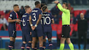 Felix Brych, ex-árbitro da UEFA, explica como lidava com Neymar