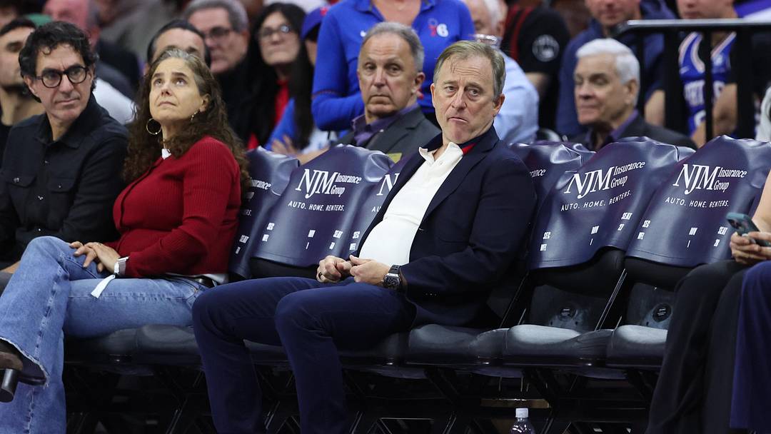 Apr 3, 2026; Philadelphia, Pennsylvania, USA; Josh Harris Managing Partner of the Philadelphia 76ers Josh Harris looks on during the third quarter against the Minnesota Timberwolves at Xfinity Mobile Arena. Mandatory Credit: Bill Streicher-Imagn Images Apr 3, 2026; Philadelphia, Pennsylvania, USA; Josh Harris Managing Partner of the Philadelphia 76ers Josh Harris looks on during the third quarter against the Minnesota Timberwolves at Xfinity Mobile Arena. Mandatory Credit: Bill Streicher-Imagn Images