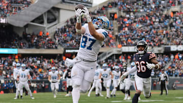 Sam LaPorta Catching a Touchdown Pass in Chicago against the Bears