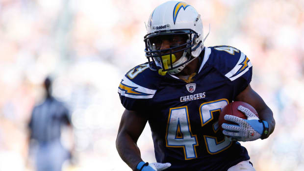October 31, 2010, San Diego Chargers running back Darren Sproles (43) runs the ball against the Tennessee Titans
