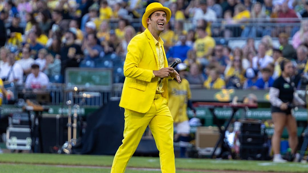 Savannah Banana owner Jesse Cole addresses the sold out crowd ahead of the Savannah Bananas game against the Texas Tailgaters Saturday, Aug. 30, 2025 at PNC Park in Pittsburgh, Pa.
