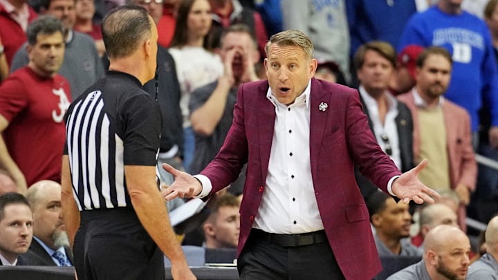 Alabama Crimson Tide head coach Nate Oats