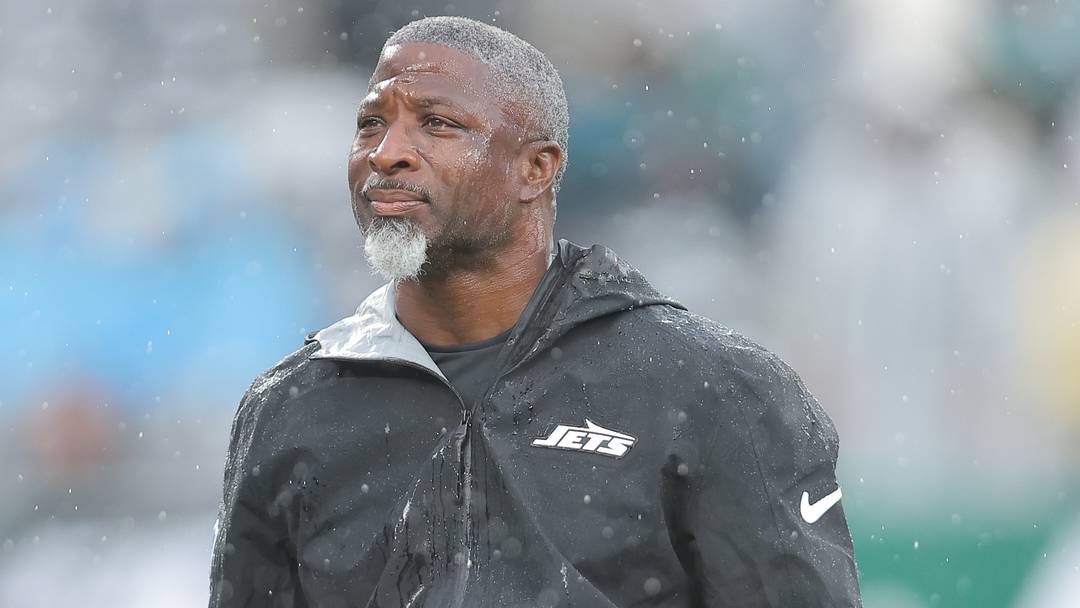 New York Jets head coach Aaron Glenn