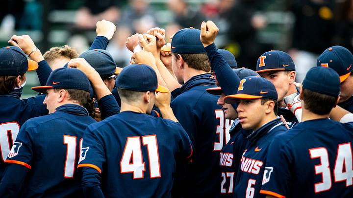 Illinois Fighting Illini players huddle up before a NCAA Big Ten Conference baseball game against Iowa, Friday, May 14, 2021, at Duane Banks Field in Iowa City, Iowa.

210514 Ill Iowa Bsb 025 Jpg