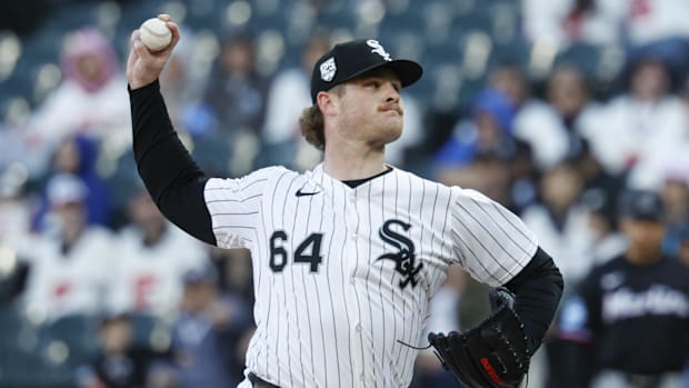Chicago White Sox starting pitcher Shane Smith