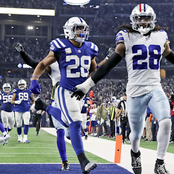 Dallas Cowboys safety Malik Hooker recovers a fumble and runs it back for a touchdown against the Indianapolis Colts.