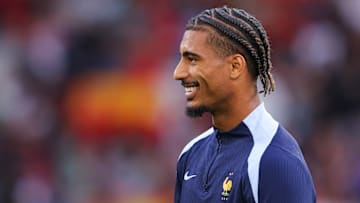 Loic Bade verhandelt mit Bayer Leverkusen
