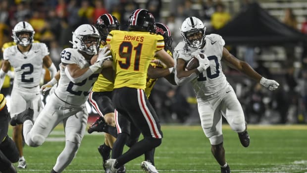 Penn State Nittany Lions running back Nicholas Singleton (10) returns a second half kickoff against the Maryland Terrapins.