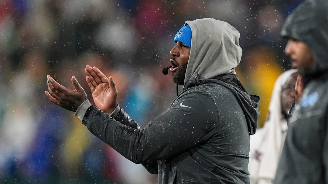 Detroit Lions linebackers coach Kelvin Sheppard reacts to a play against Green Bay Packers during the second half at Lambeau Field in Green Bay, Wis. on Sunday, Nov. 3, 2024.