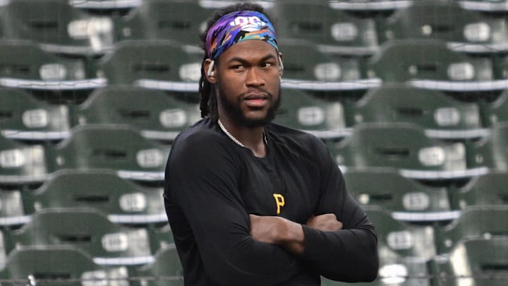 Jun 25, 2025; Milwaukee, Wisconsin, USA; Pittsburgh Pirates center fielder Oneil Cruz (15) looks on before game against the Milwaukee Brewers at American Family Field. Mandatory Credit: Benny Sieu-Imagn Images Jun 25, 2025; Milwaukee, Wisconsin, USA; Pittsburgh Pirates center fielder Oneil Cruz (15) looks on before game against the Milwaukee Brewers at American Family Field. Mandatory Credit: Benny Sieu-Imagn Images