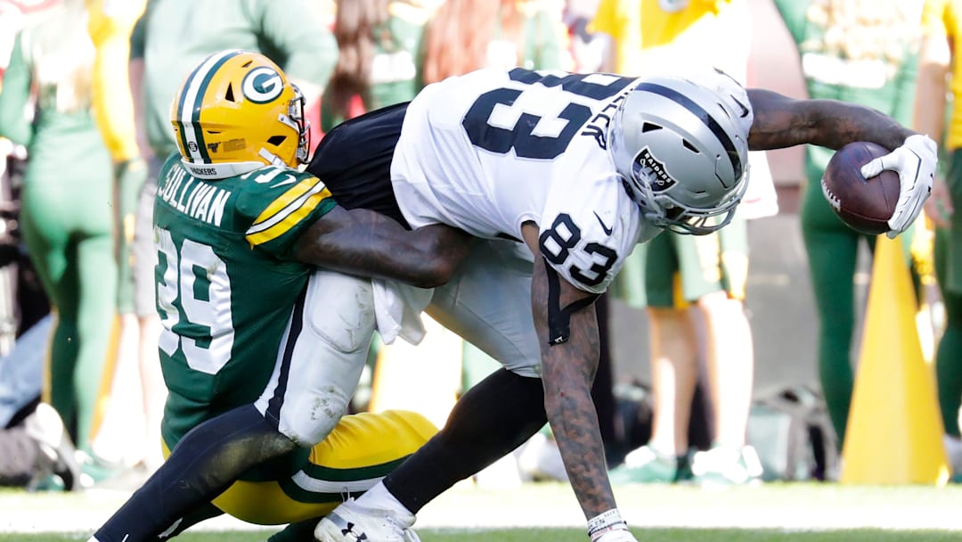 Oakland Raiders tight end Darren Waller (83) scores a touchdown against Green Bay Packers defensive back Chandon Sullivan (39) late in the fourth quarter Sunday, October 20, 2019, at Lambeau Field in Green Bay, Wis. Dan Powers/USA TODAY NETWORK-Wisconsin

Apc Packvsraiders 1020191962