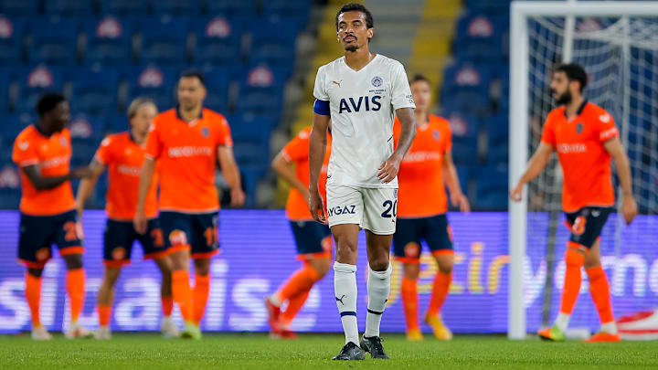 Luiz Gustavo üzüntülü Luiz Gustavo üzüntülü