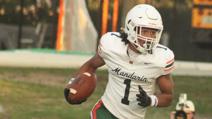Mandarin wide receiver Brysen Wright (1) Mandarin wide receiver Brysen Wright (1)
