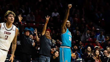 San Diego State Aztecs guard BJ Davis (10).