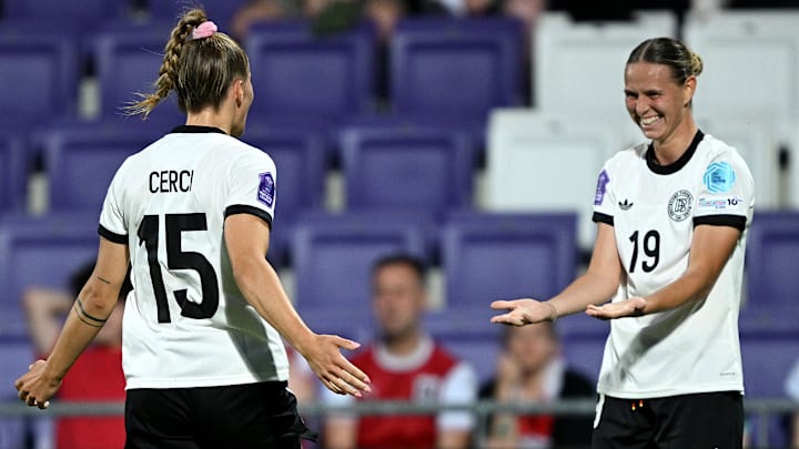 Selina Cerci und Klara Bühl trugen sich beide mit Toren auf dem Spielberichtsbogen gegen Österreich ein Selina Cerci und Klara Bühl trugen sich beide mit Toren auf dem Spielberichtsbogen gegen Österreich ein