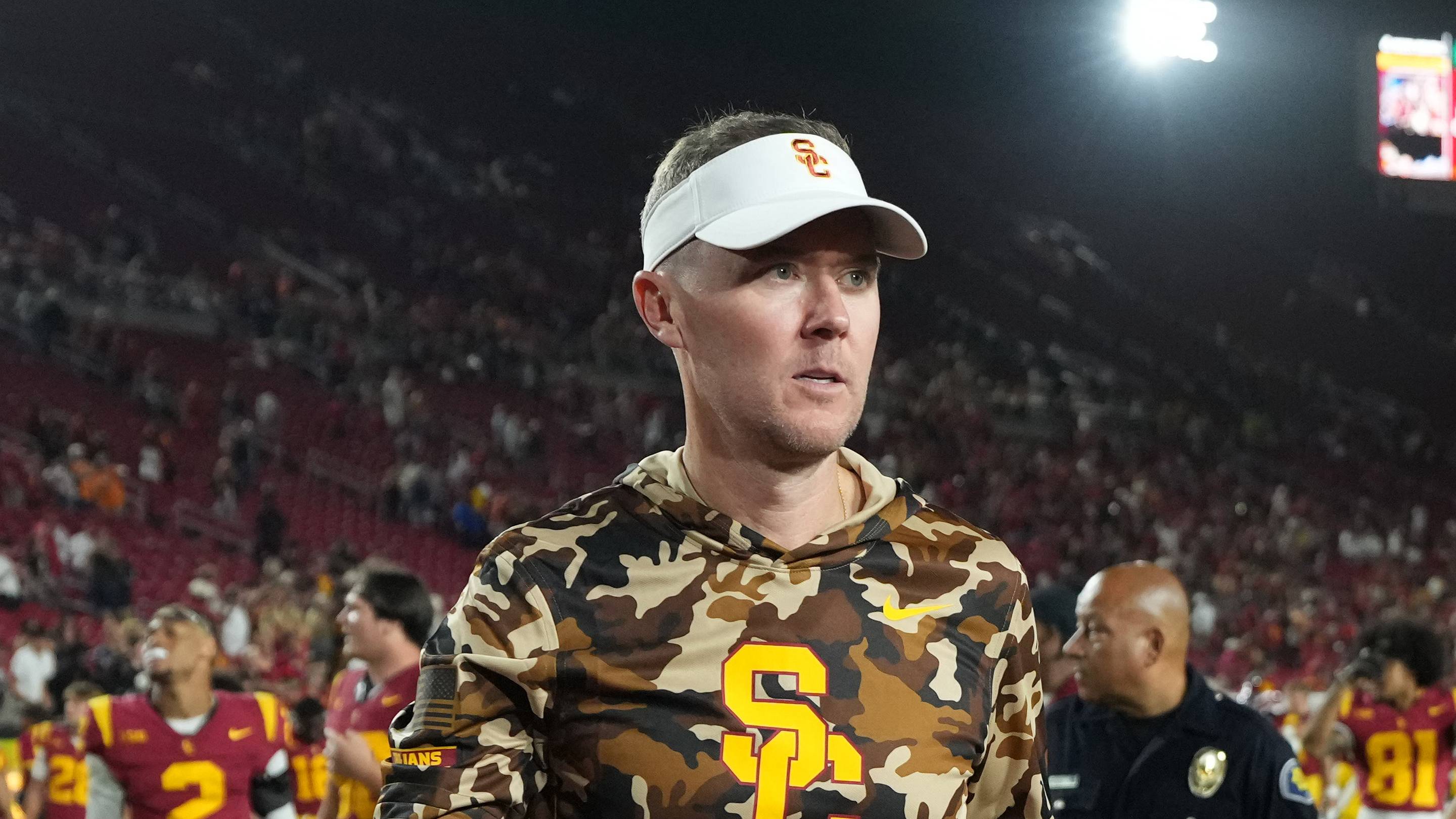 USC Trojans Projected to Make Move in AP Top 25 Poll After Chaotic Weekend