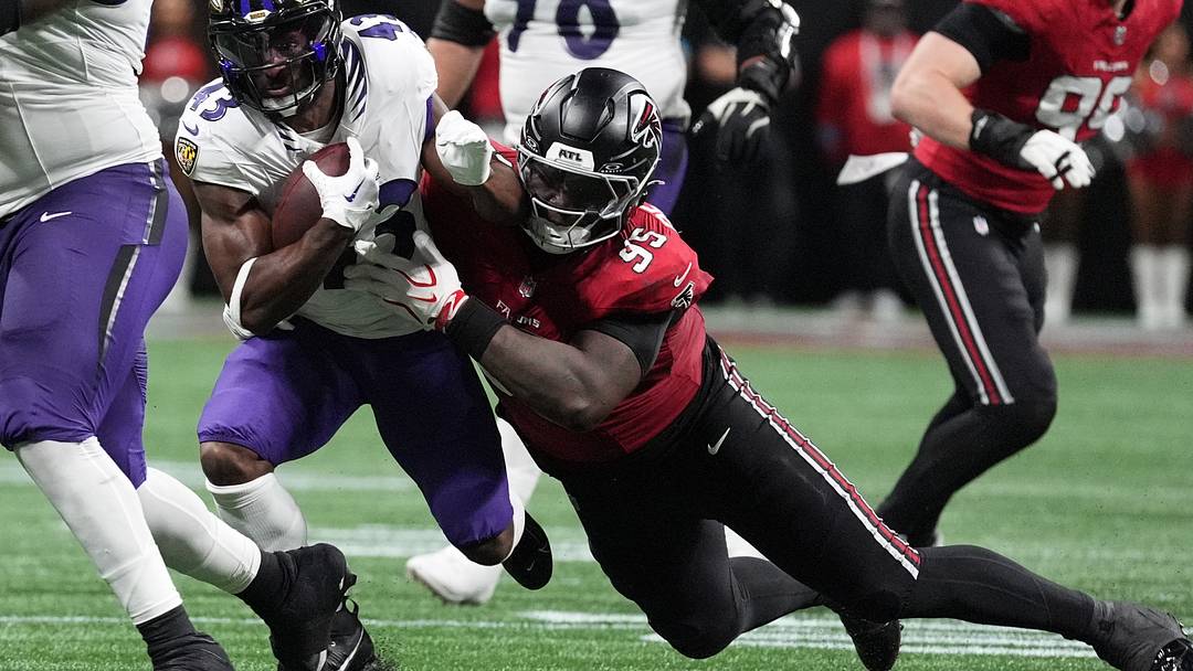 Atlanta Falcons defensive tackle Gervon Dexter Sr. has spearheaded the run defense since his arrival from the Chicago Bears. Atlanta Falcons defensive tackle Gervon Dexter Sr. has spearheaded the run defense since his arrival from the Chicago Bears.