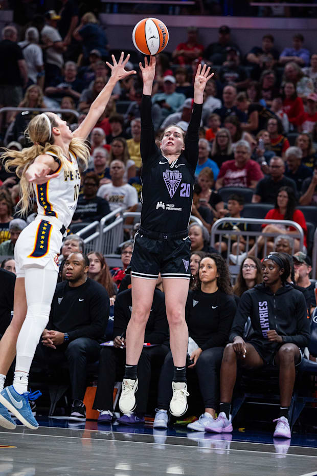 Golden State Valkyries guard Kate Martin, Indiana Fever guard Lexie Hull 