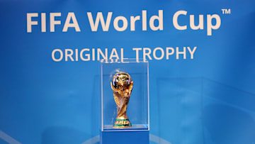 La Coupe du Monde est actuellement à Paris.