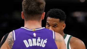 Los Angeles Lakers v Milwaukee Bucks